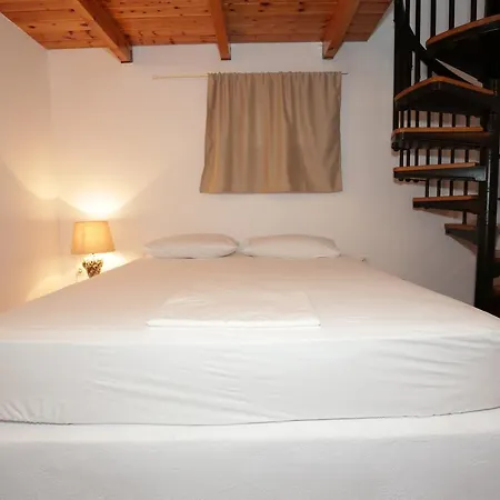 Artemis Aparthotel 2*
