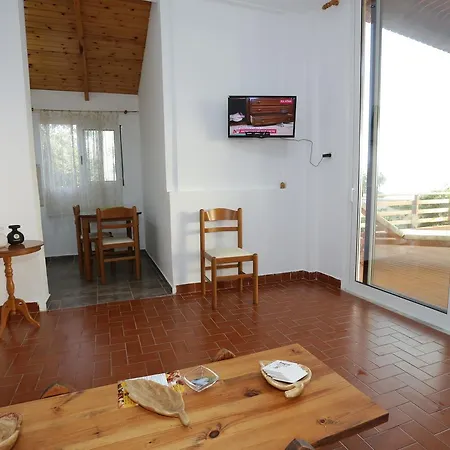 Artemis Aparthotel