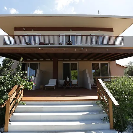 Artemis 3* Romanos (Messenia)