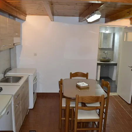 Aparthotel Artemis 2*