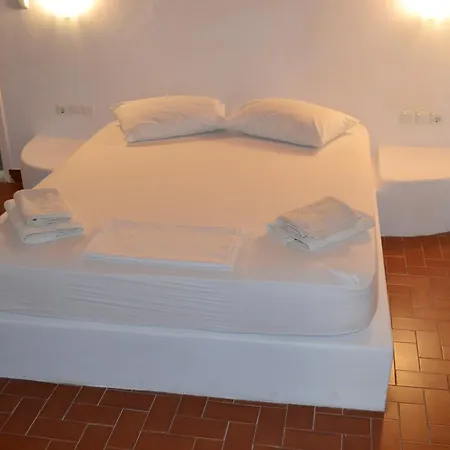 Aparthotel Artemis Romanos (Messenia)