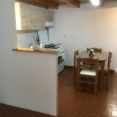 Artemis 3* Romanos (Messenia)