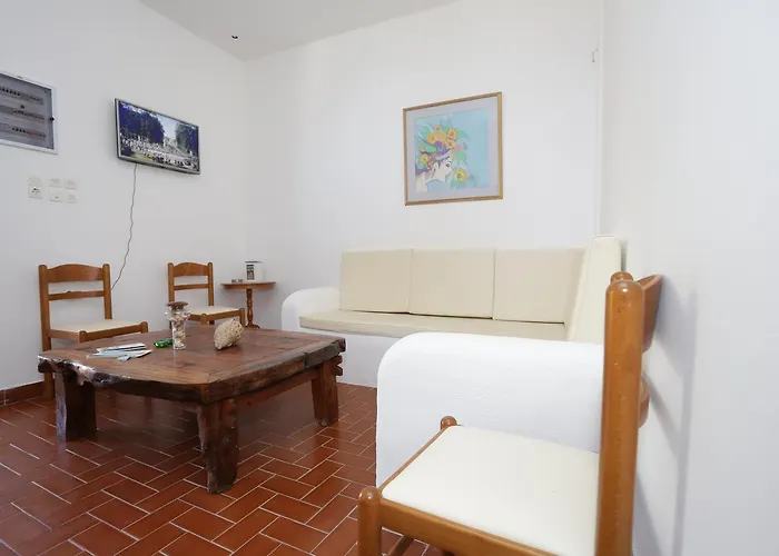 Artemis Aparthotel Romanos (Messenia)