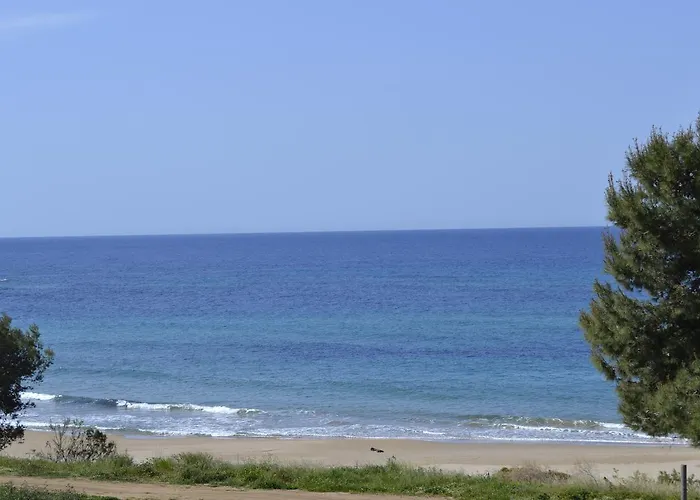 Artemis Aparthotel 3*